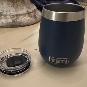 YETI Navy Insulated Wine Tumbler with Lid